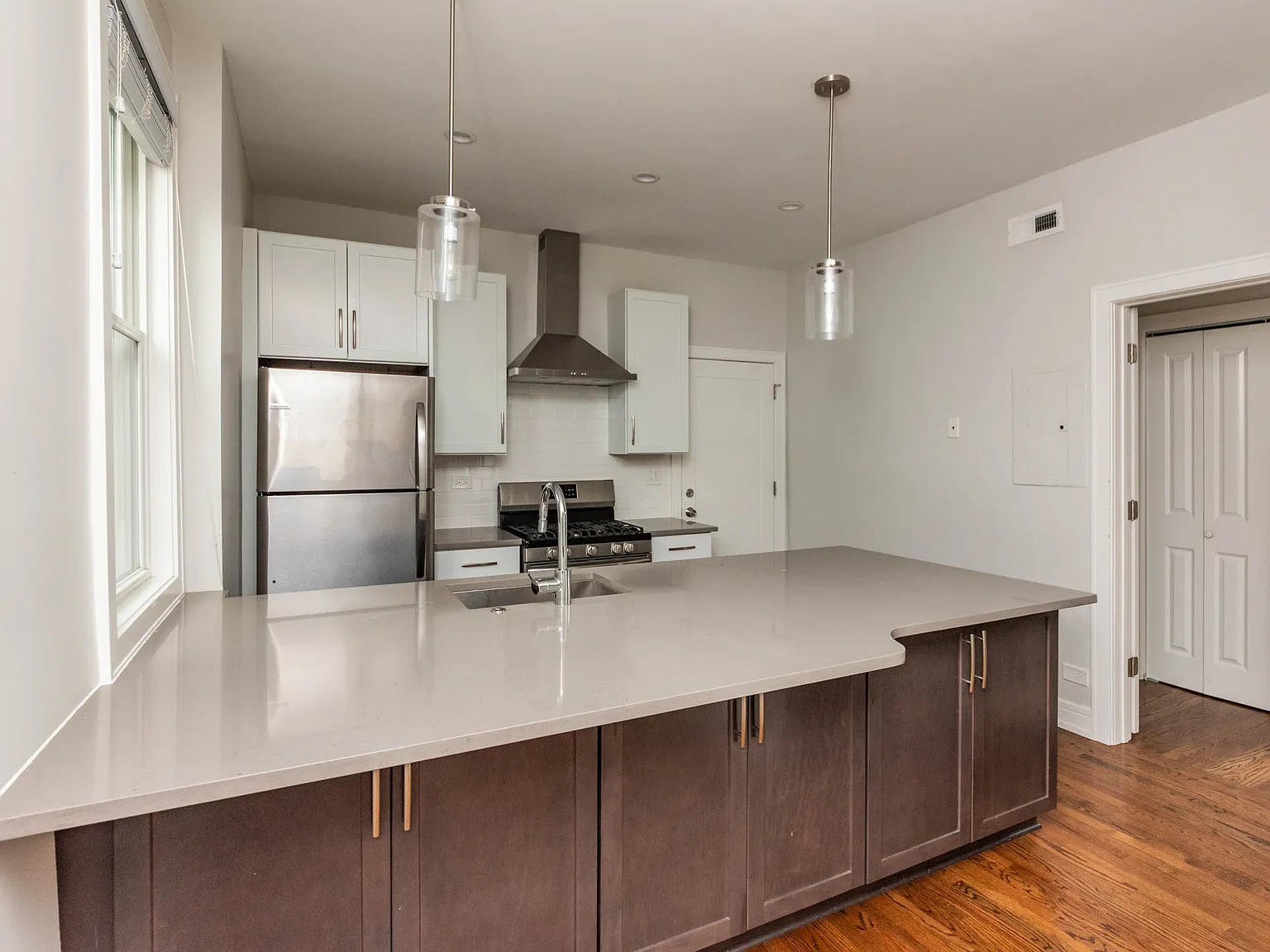 2 bed, 2.0 bath, $2,895 — Photo 3