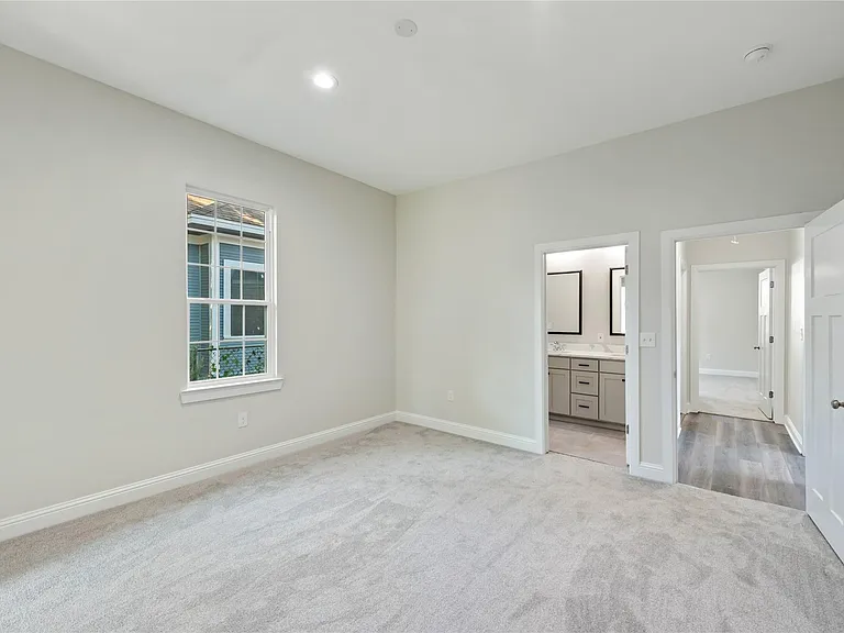 502 S Clinton Ave — Photo 8