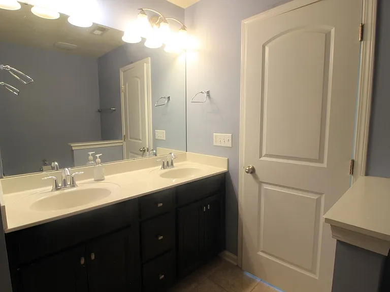 73 Pocono Dr — Photo 9
