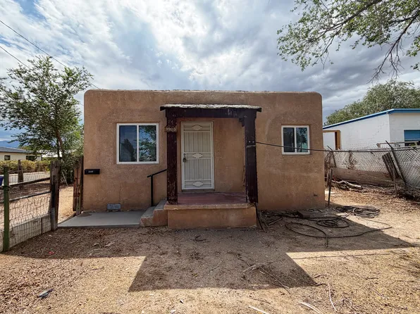 3908 12th St NW, Albuquerque, NM 87107