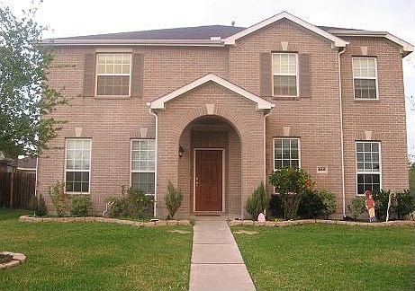 Corner lot home with greenbelt lake view