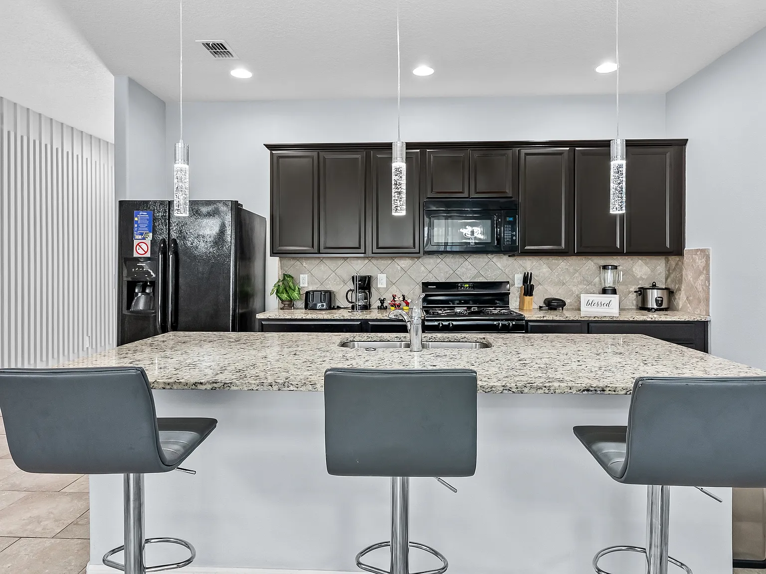 4 bed, 3.5 bath, 2184 sqft, $3,100 — Photo 3