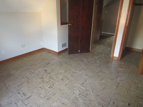4th image of 106 48th Ave