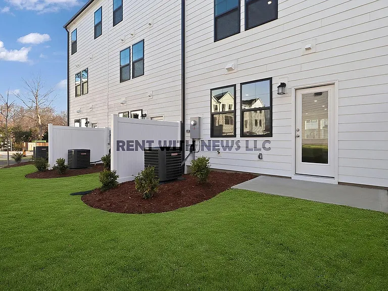 2307 Oakwood Meadows Ct — Photo 30