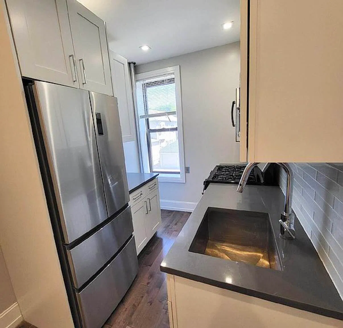 8002 21st Avenue — Photo 2