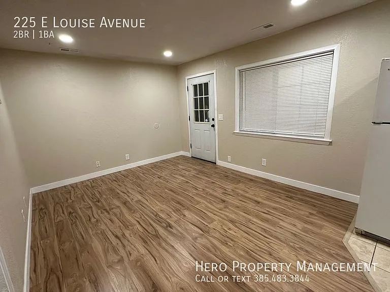 225 E Louise Ave — Photo 5