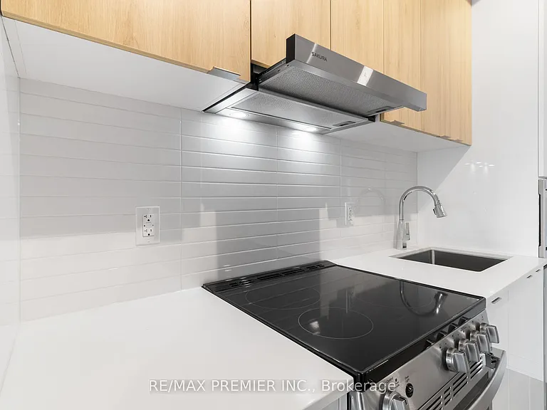 30 Upper Mall Way #909 — Photo 20