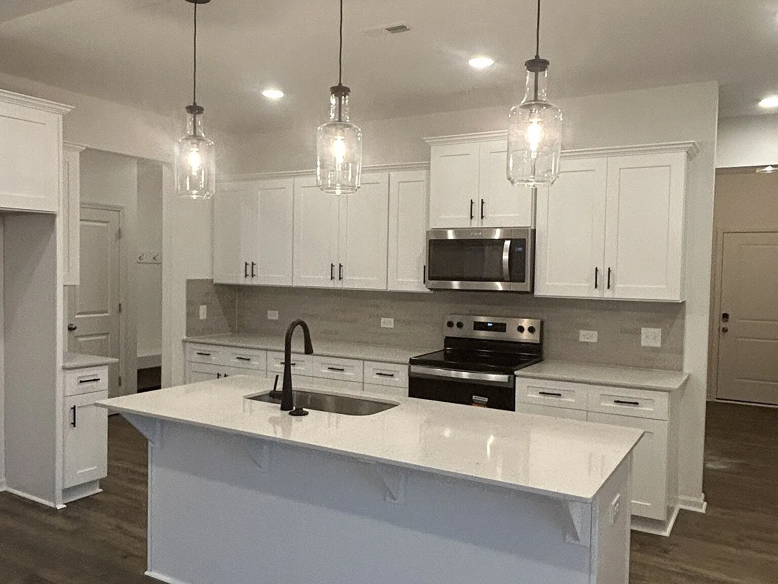 3 bed, 2.5 bath, 2174 sqft, $2,200 — Photo 4