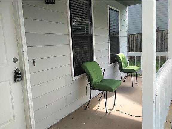 3rd image of 35 Briar Gate Ln