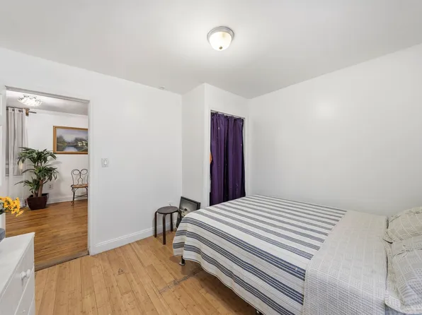 4616 Meadowview Avenue image 13 of 29