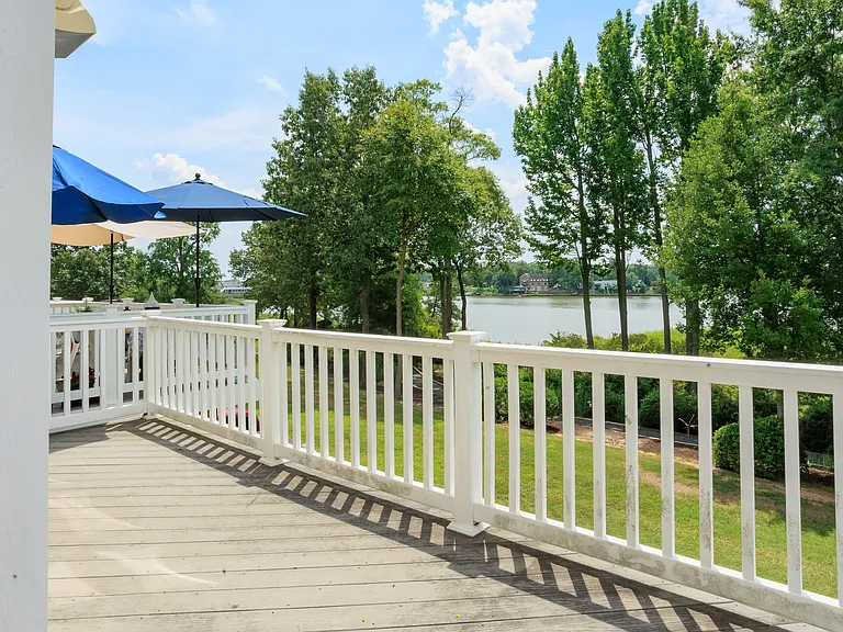 500 Monroe Point Dr — Photo 39
