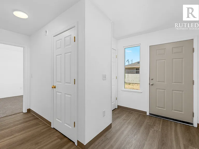 164 S Haskell St — Photo 3