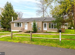 598 Barrett Ave, Huntingdon Valley, PA 19006