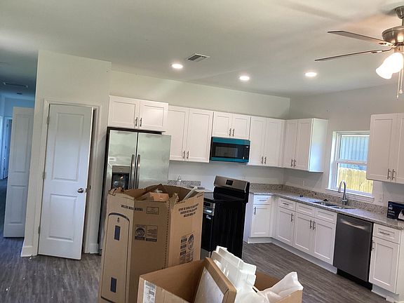 4th image of 360 Bowman St