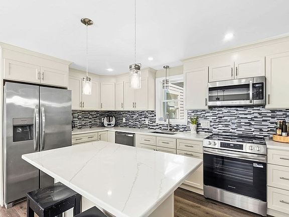 3rd image of 8 Bliss Rd