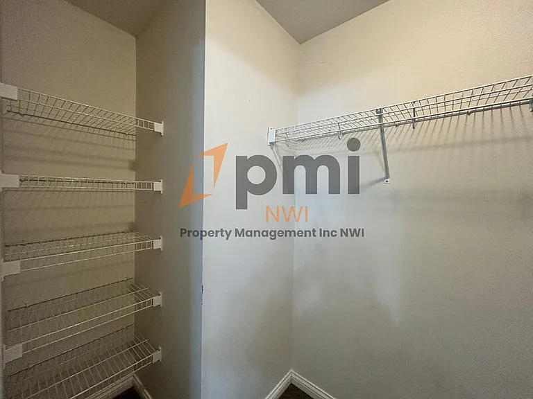 4000 Silhavy Rd — Photo 23