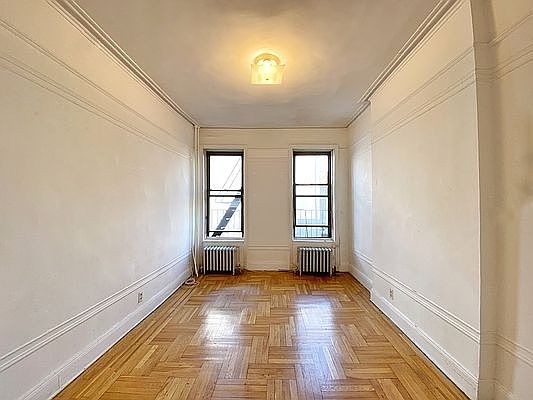 4th image of 230 7th Ave APT 3r