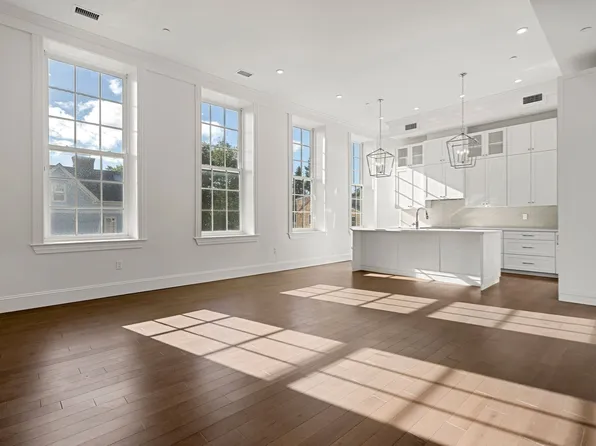 20 Mechanic St #3, Marblehead, MA 01945