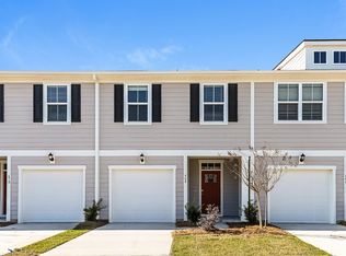 668 Trotters Ln, Moncks Corner, SC 29461