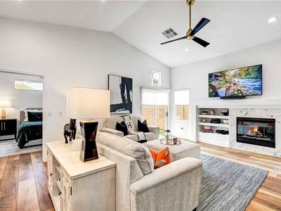 228 McHenry St, Las Vegas, NV, 89144