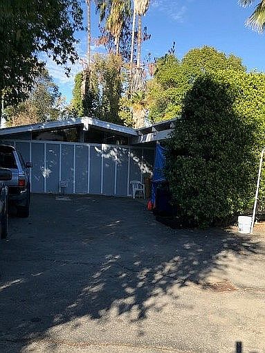 1st image of 22937 Burbank Blvd