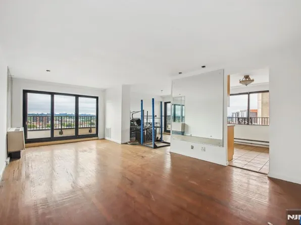 150 Overlook Ave #Penthouse 4, Hackensack, NJ 07601