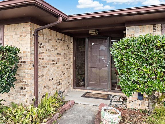 3rd image of 2616 Highland Blvd