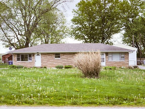 3rd image of 8325 Lake Rd