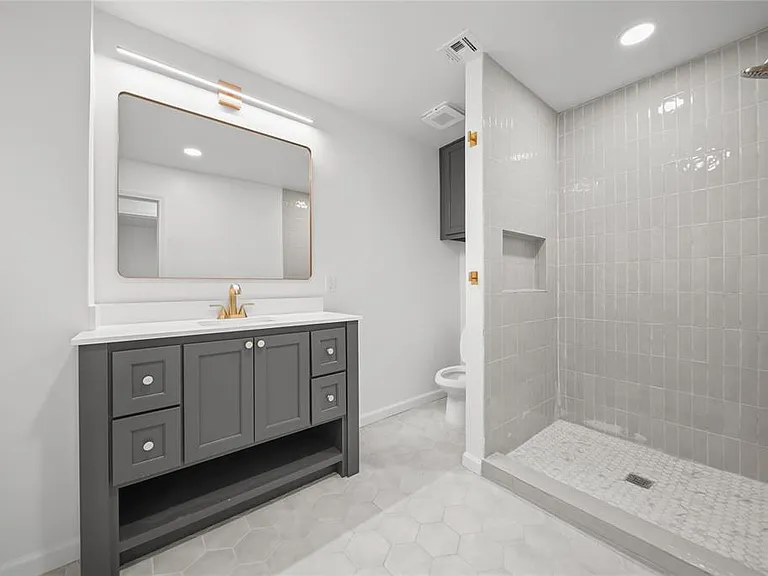 1034 W Boyd St — Photo 13