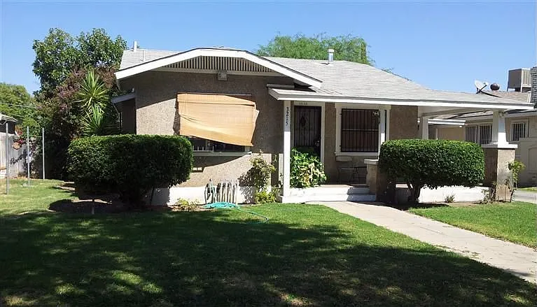 3215 E Lyell Ave photo 1