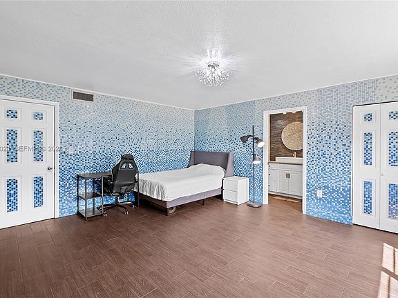 4th image of 3665 NE 167th St APT 409