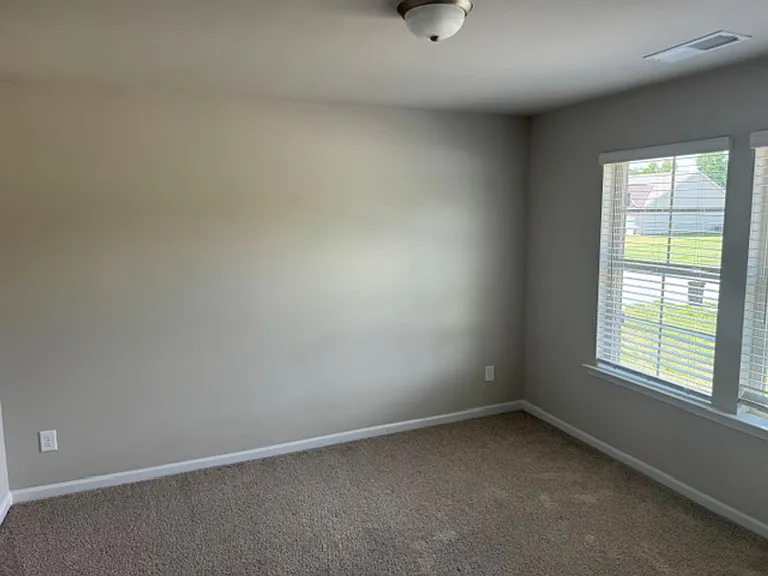 1156 Burgundy Dr — Photo 12