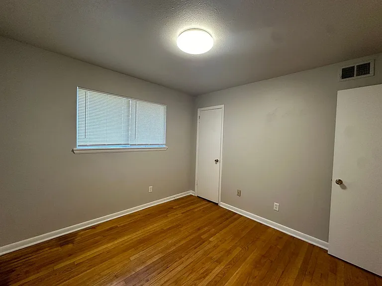 407 W Fairchild Dr — Photo 14