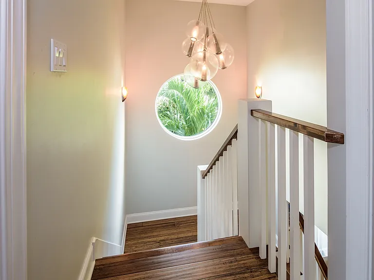 416 Louisa St — Photo 10