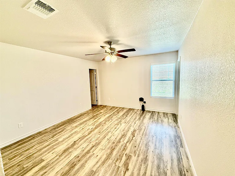 209 Dolphin Dr #B — Photo 8