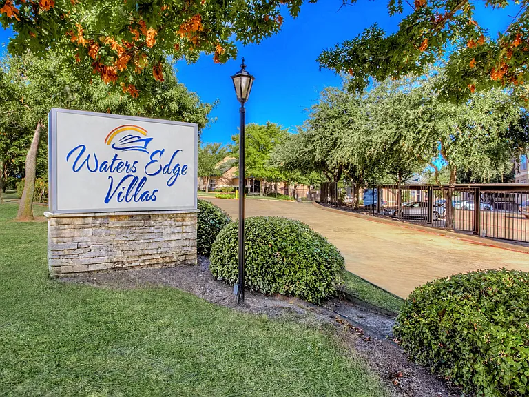 Waters Edge Villas — Photo 29
