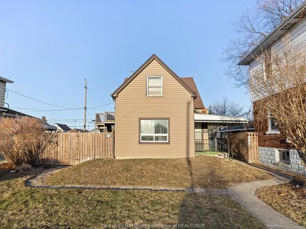 1146 Howard Ave, Windsor, ON N9A 1S7