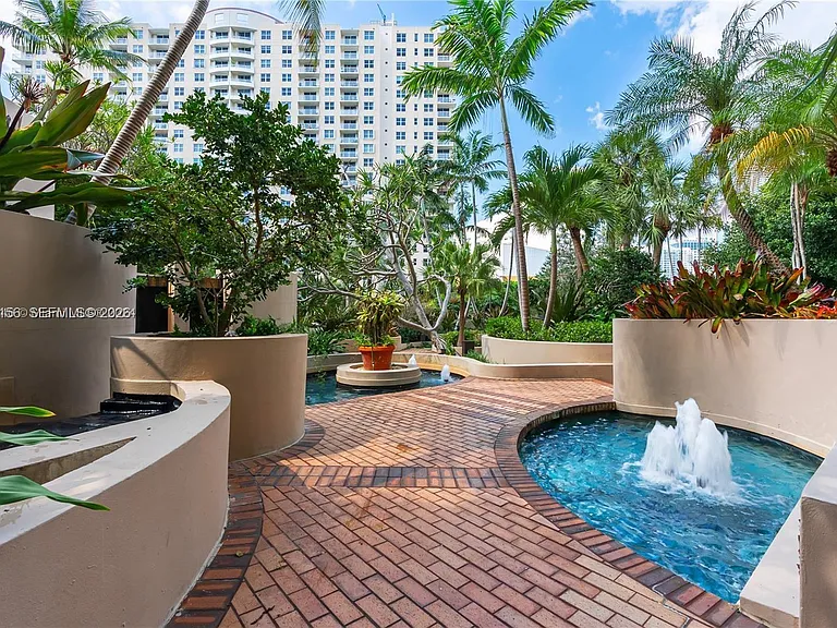 520 Brickell Key Dr #A1005 — Photo 35