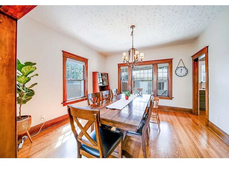 299 E Woodrow Ave — Photo 16