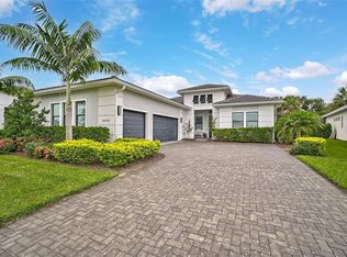 4940 Surfside Cir, Lakewood Ranch, FL 34211