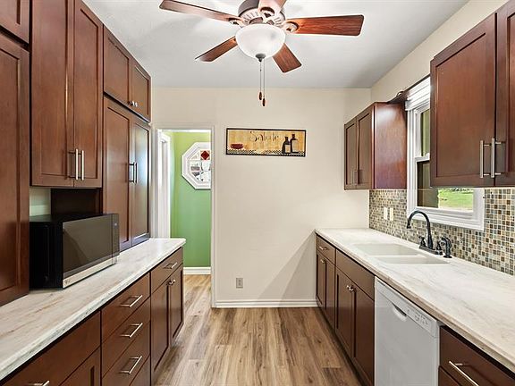 3rd image of 2619 NW 26th St