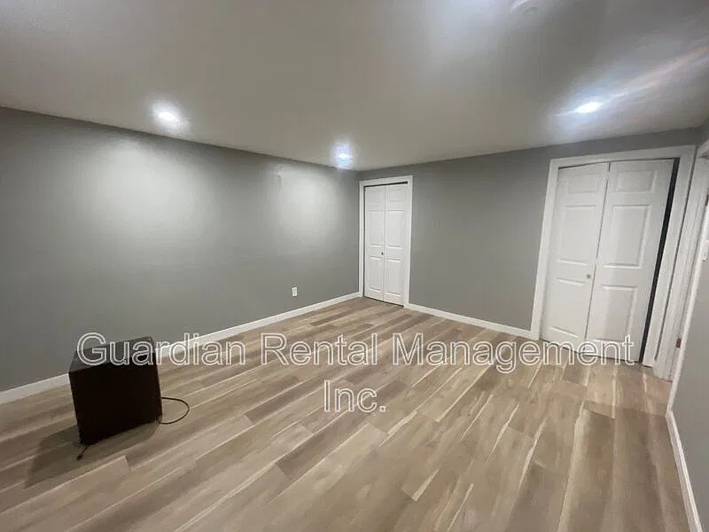 2 bed, 1.0 bath, $1,800 — Photo 3