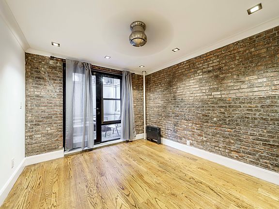 5th image of 25 Grove St APT 3