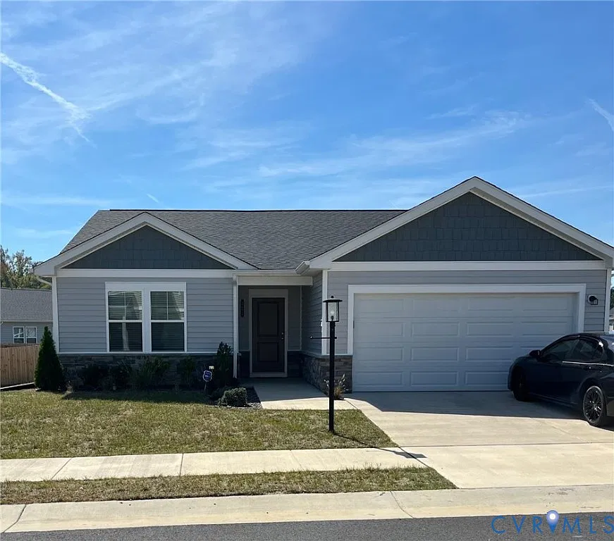 3 bed, 2.0 bath, 1554 sqft, $2,600 — Photo 1