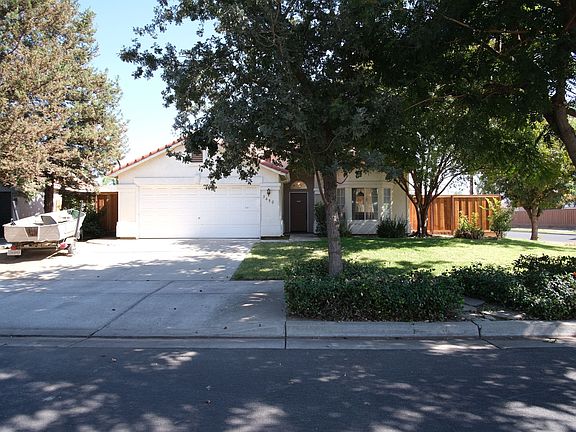 2nd image of 3450 Buenaventura Dr