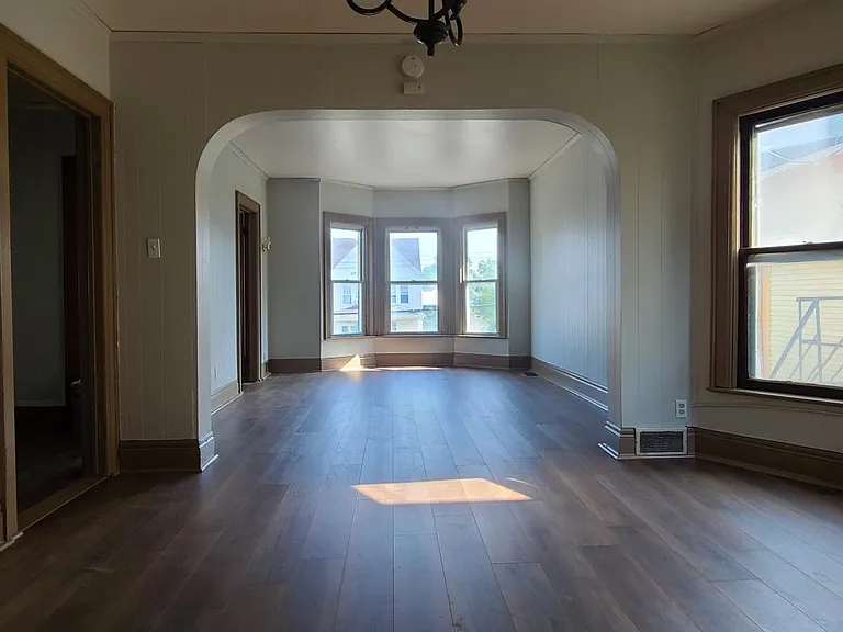 194 Altruria St #2 — Photo 1