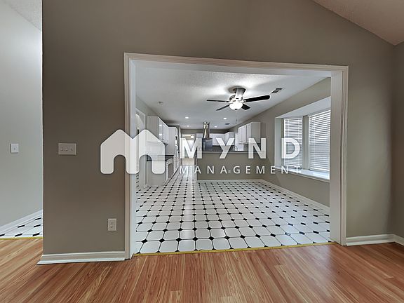 2nd image of 13938 Fair Park Dr