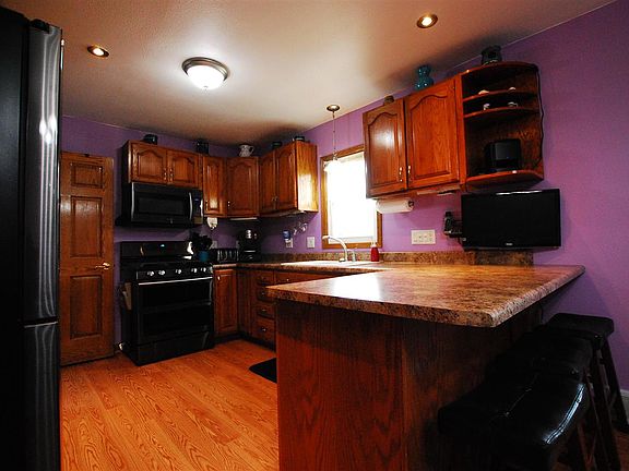 5th image of 825 5th Ave SE