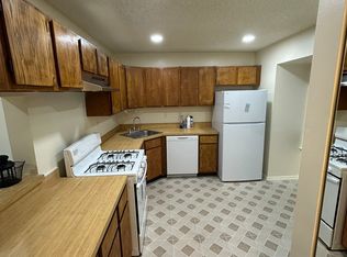 3 Canterbury Ct, Piscataway, NJ 08854