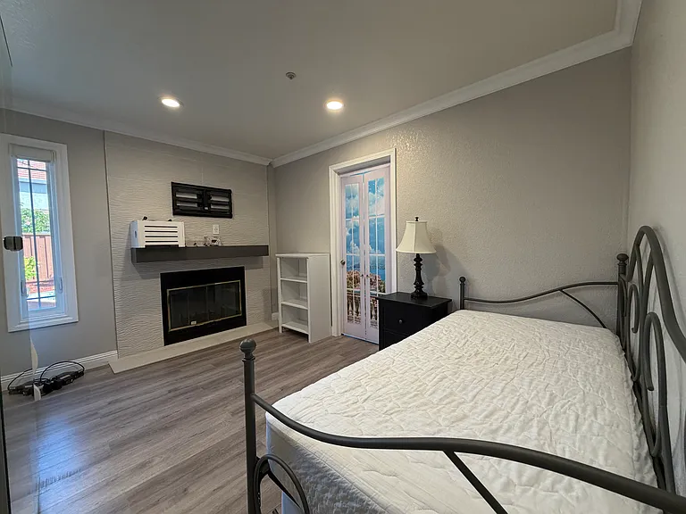 739 Hibernia Way — Photo 24
